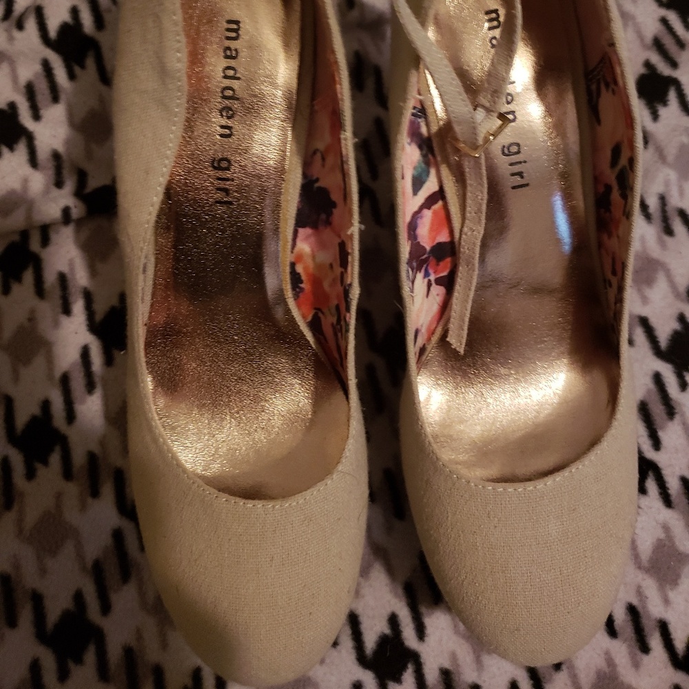 Steve Madden wedges - Madden Girl wedges - Picture 3 of 4